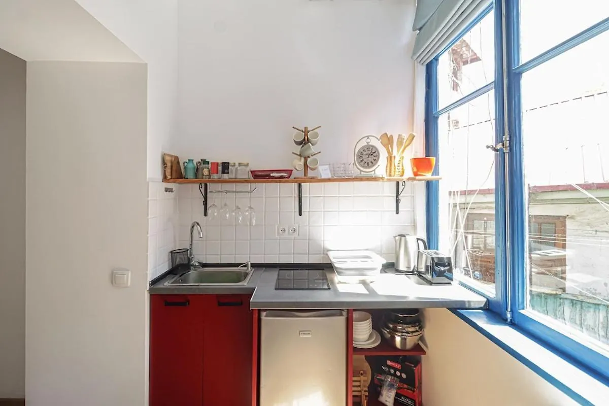 Unique 3-Studio Combo For 6 Guests By Wehost Tbilisi Apartment